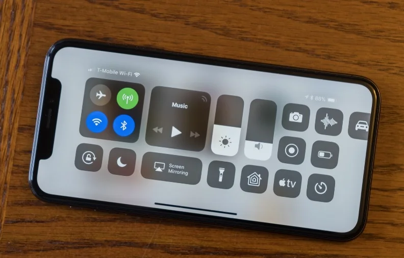 مرکز کنترل آیفون 10