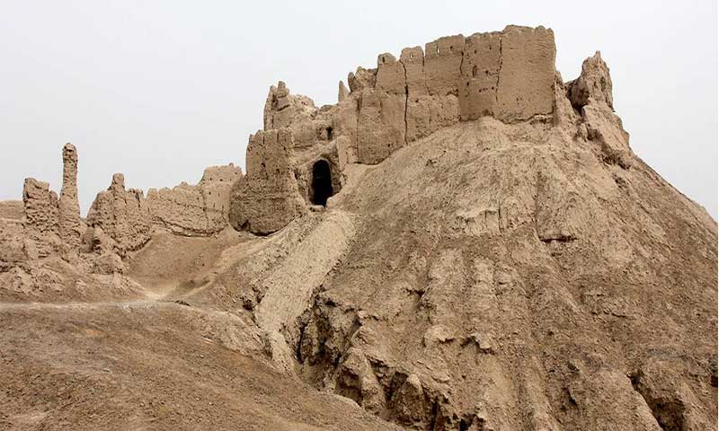 قلعه بمپور