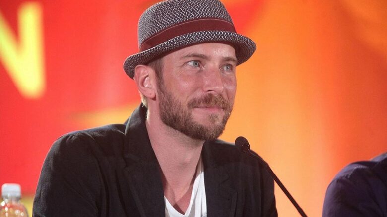 تروی بیکر بازیگر شخصیت Indiana Jones است