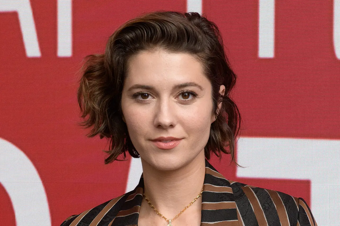 بازیگران سریال اشراف زاده ای در مسکو Mary Elizabeth Winstead